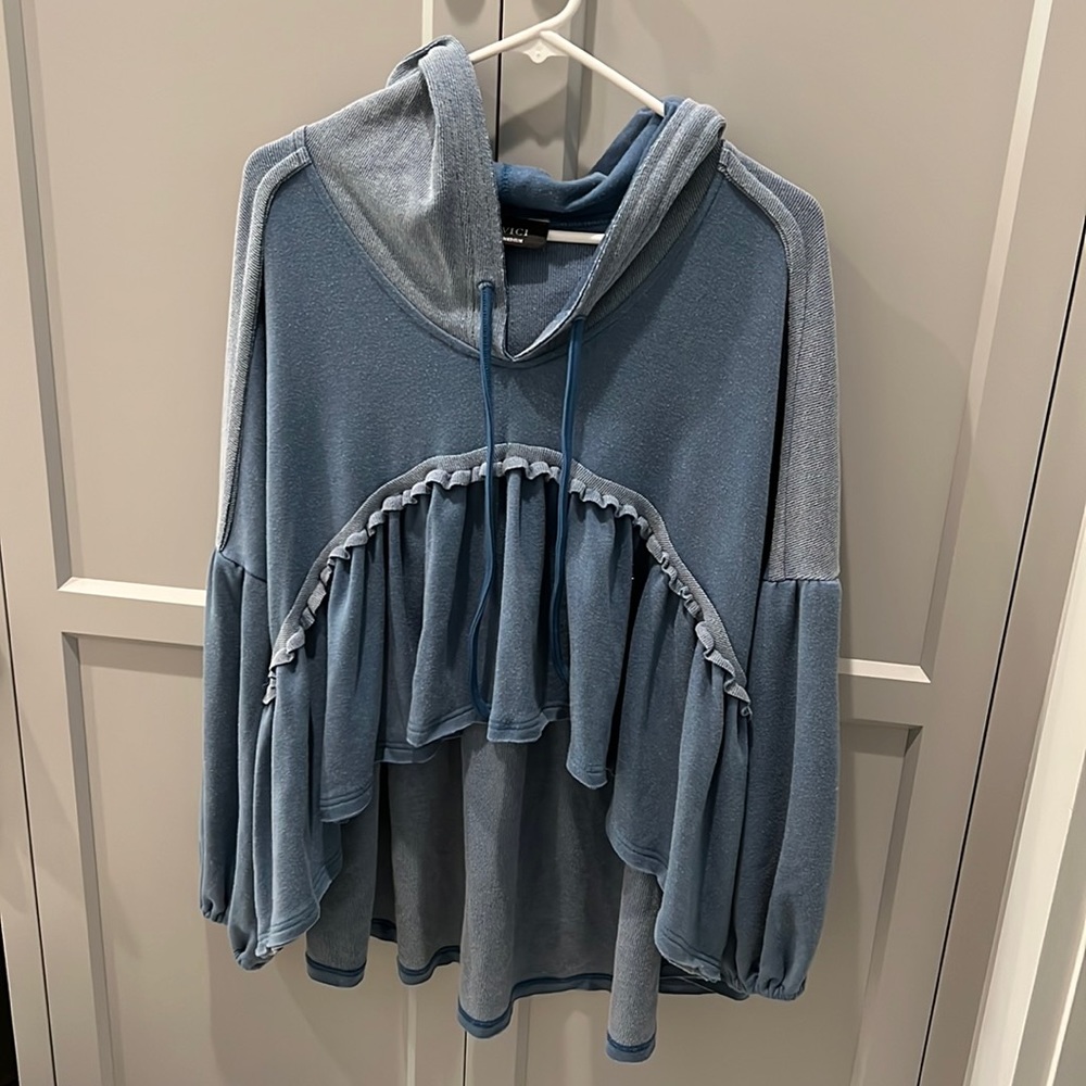 Vici High-Low Sweatshirt